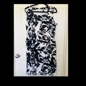 Black and white shift dress with belt at back